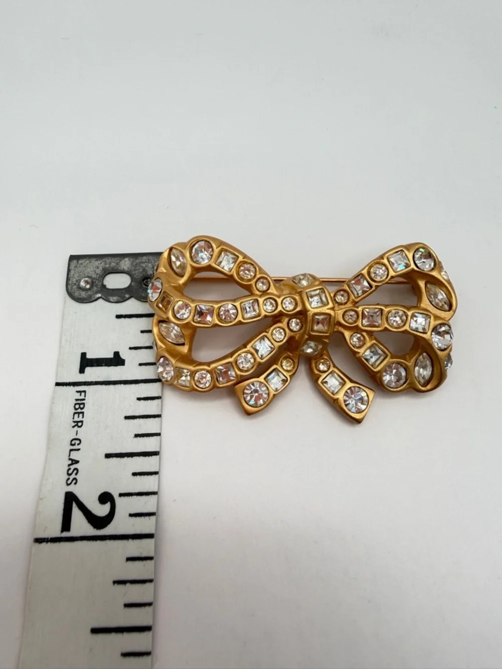 Signed AK Brushed Gold Bow Crystal Rhinestone Brooch - Picture 5 of 5